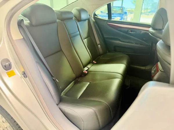 2008 Lexus LS460 — photo
