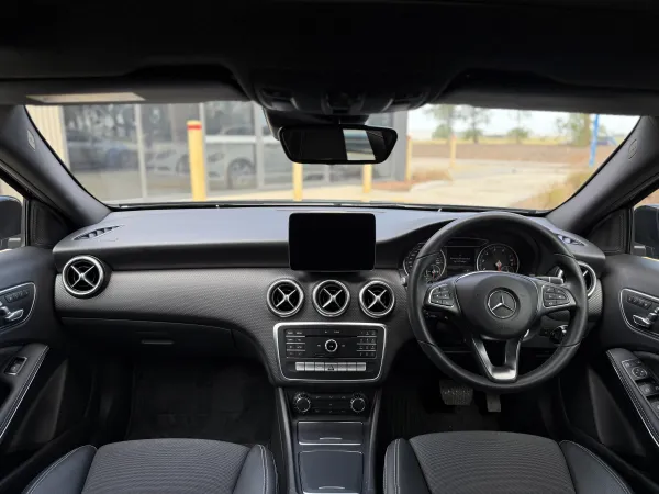 2016 Mercedes-Benz A180 — photo