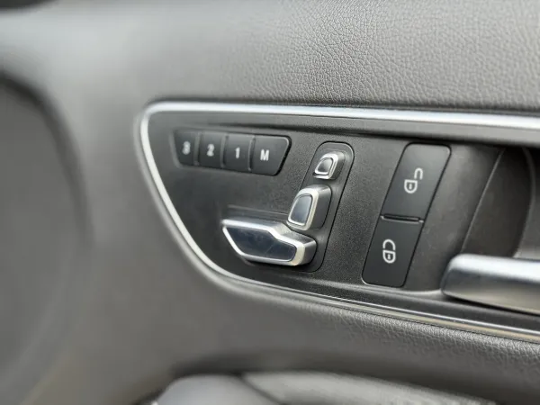 2016 Mercedes-Benz A180 — photo