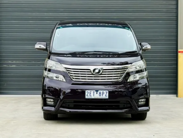 2010 Toyota Vellfire — photo