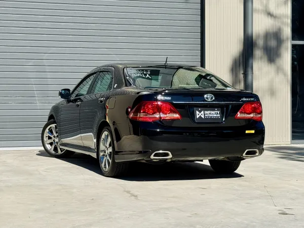 2009 Toyota Crown — photo