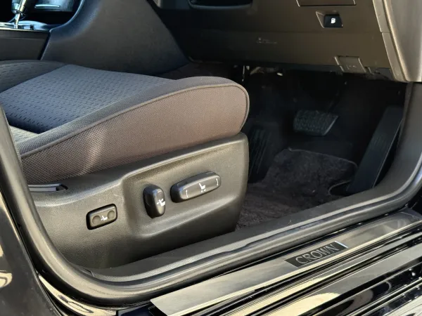 2009 Toyota Crown — photo
